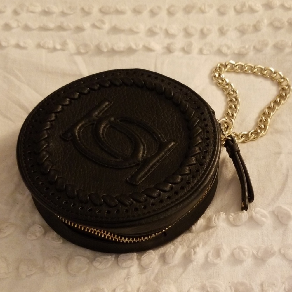 🎀 BEBE ROUND WRISTLET